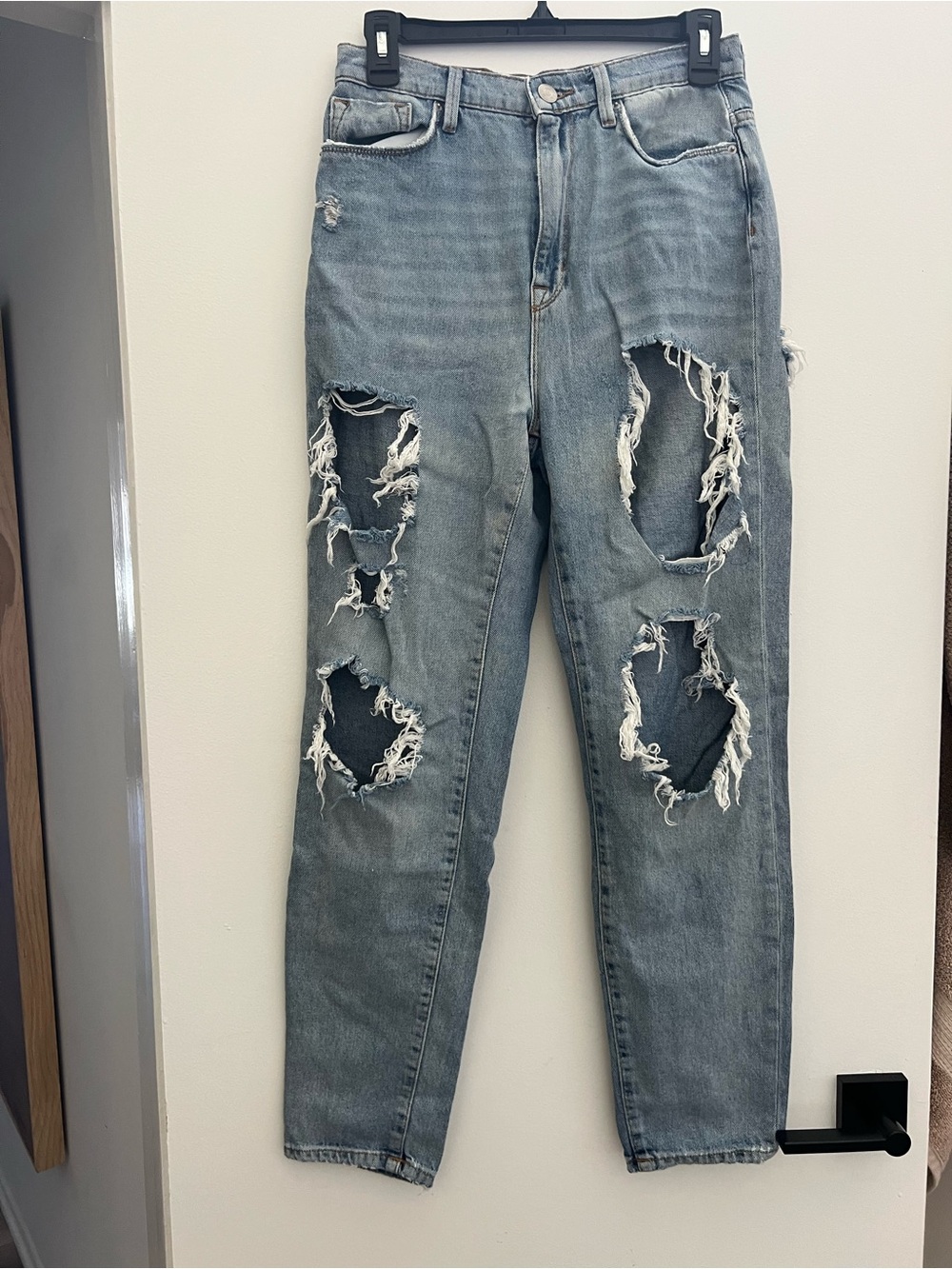 BDG High-Rise Distressed Mom Jeans – Size 28